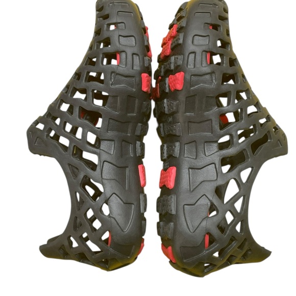 Kids Water Shoes | Lightweight Slip-On Jelly Sandals | Size 12 - Picture 6 of 7